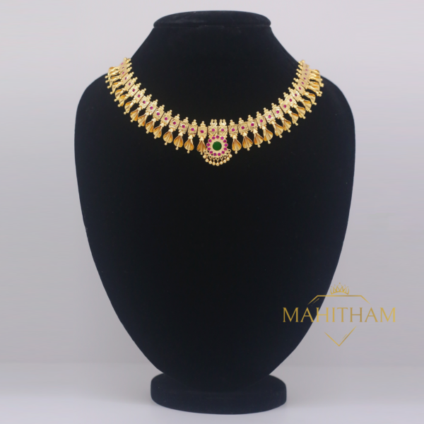 Shankh Flower Choker With Dimmy Stone
