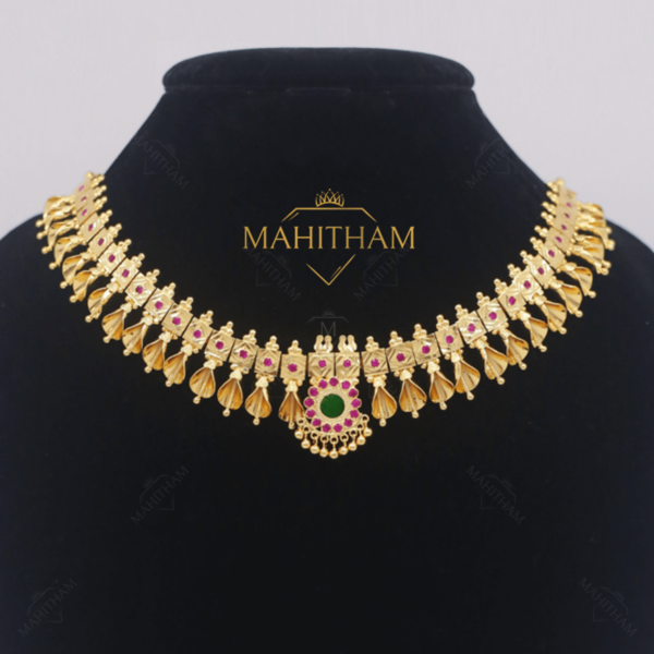 Shankh Flower Choker with Dimmy Stones