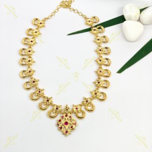 Halfmoon flower necklace