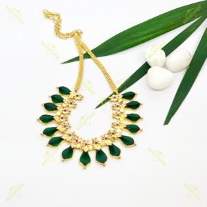 Nagappathy green glass stone necklace