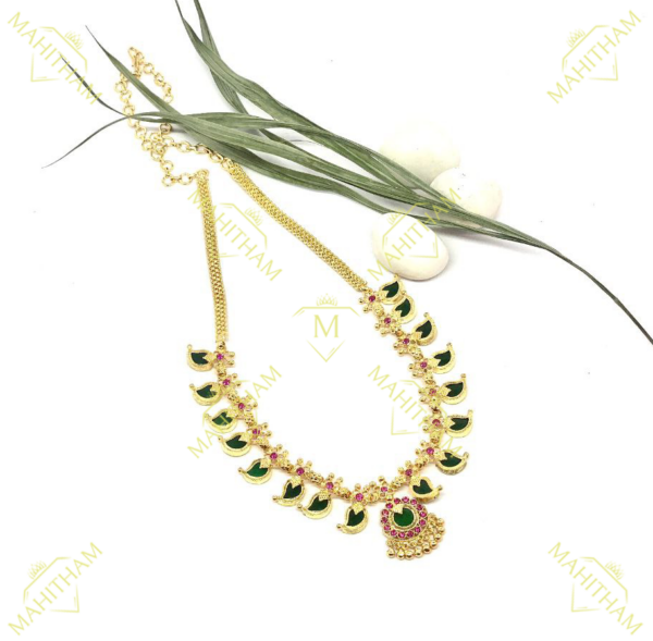 Palakka Nagapadam green stone necklace