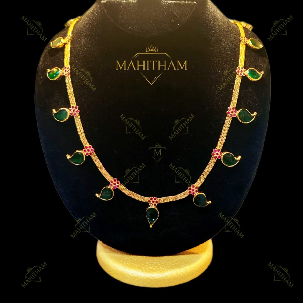 Mahitham MG-2070 Classic Gopi Center with Mango Glass & Ruby Flower Stone Necklace