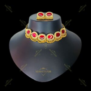 Red oval meera_1