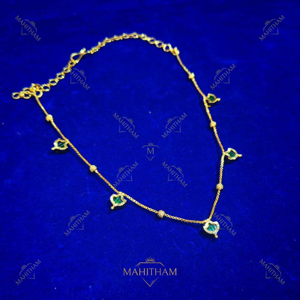 palakka short MG-2140: Green Palakka Short Necklace with Golden Ball Design_1