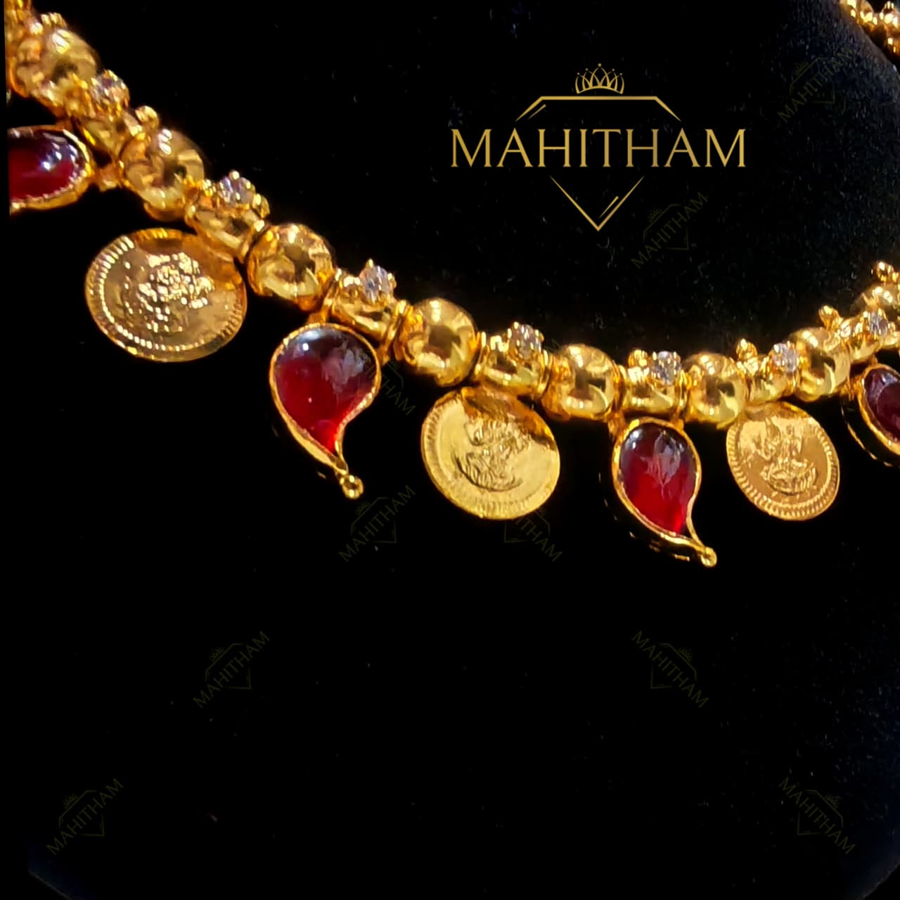 Mahitham MG-2202 red glass stone mango coin necklace with 1 coin 1 stone pattern_1